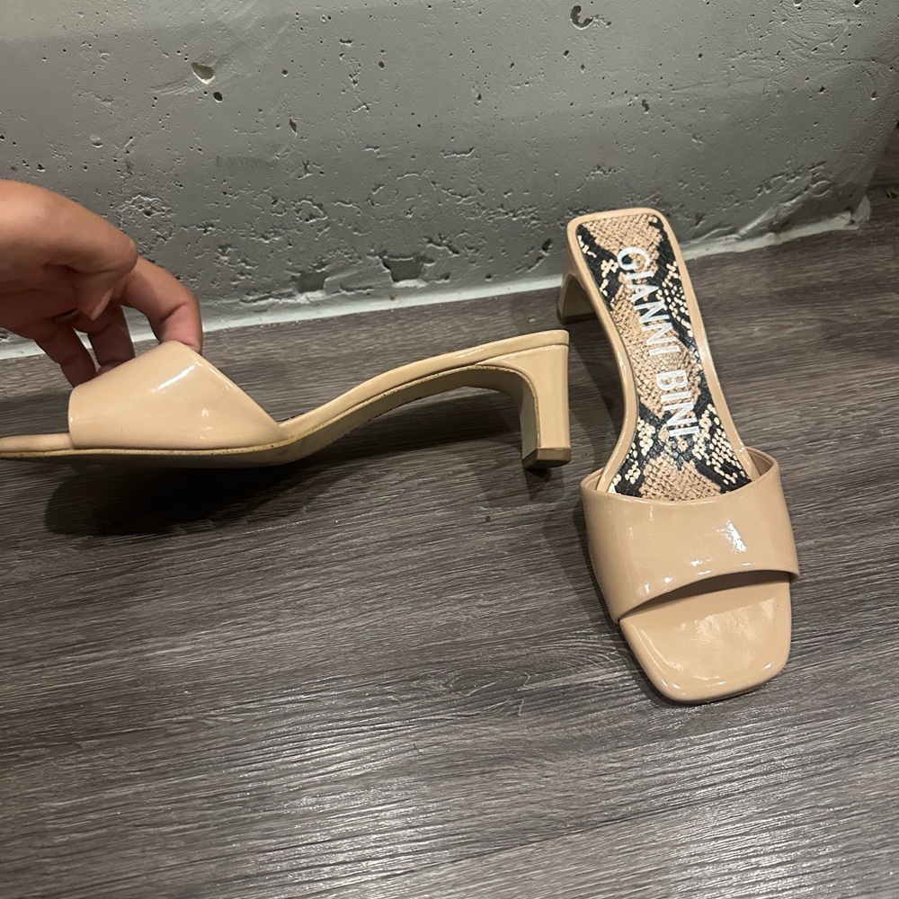 Gianni Bini kitten heels